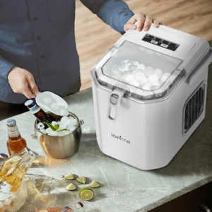 Portable countertop ice maker dispensing ice cubes